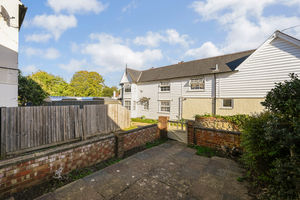 Front garden- click for photo gallery